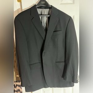 Calvin Klein Sport Coat/Blazer. 100% wool, two button. Size 43R